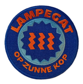 Embleem / applicatie Lampegat OP ZUNNE KOP  9 cm