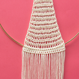 Yarn and Colors | Haakpakket | Must-Have Triangle Wall Hanging