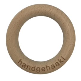 Houten bijtring | Tekst handgehaakt | 2 stuks