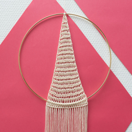 Yarn and Colors | Haakpakket | Must-Have Triangle Wall Hanging