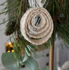 Gratis haakpatroon | Yarn and Colors | Kerstversiering