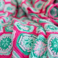 Yarn and Colors | Haakpakket | Flower Hexagon Blanket