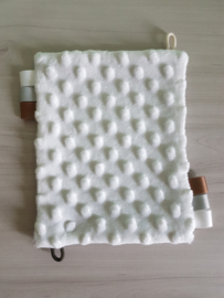 Labeldoekje Wafel Oudgroen/Minky Fleece Off-white