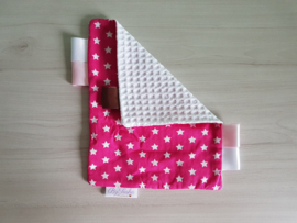 Labeldoekje Kleine Ster Fuchsia/Wafel Wit