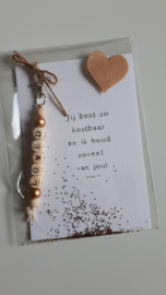 Kaart 'Jij bent kostbaar' - met hanger 'Loved'