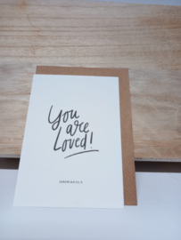 Minikaart - You are loved - Dagelijkse Broodkruimels
