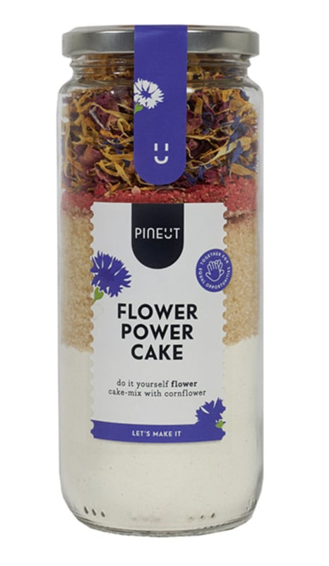Pineut flower power cake