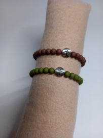Kralenarmbandje met kruisje
