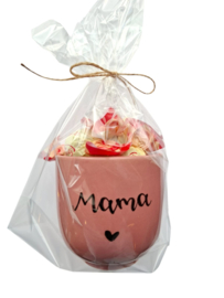 Kopje met chocolaatjes mama