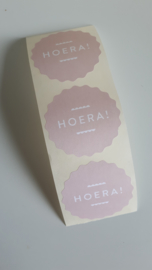 Sluitsticker 'Hoera' - roze