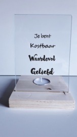 Tekst op glas - met houten blokje en waxinelichtje