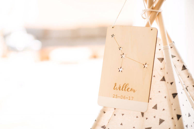 Gepersonaliseerde houten baby en kinderkamer items Feestje van Hout