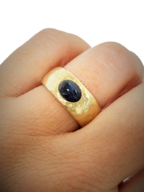 Massief Gouden Band Ring Ovaal Cabochon Geslepen Blauw Saffier - 12,8 g