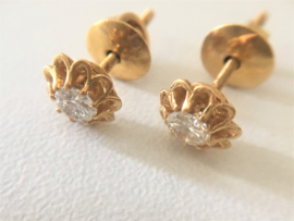 21,6 K Gouden Rozet Oorstekers 0.60 crt Briljantgeslepen Diamant