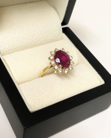 18 K Gouden Entourage Ring Robijn / Briljantgeslepen Cubic Zirkonia