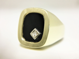 14 K Gouden Heren Zegelring Onyx Briljantgeslepen Diamant