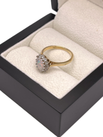 18 Karaat Gouden Entourage Opaal Ring 0.20 ct Diamant