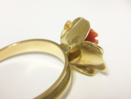 Antiek Handvervaardigd 18 K Gouden Bloem Ring Bloedkoraal Diamant