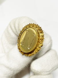 Antiek Handvervaardigd Gouden Plaat Broche Hand Gestoken Gravure Letter N - Datering ca 1890