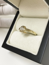 14 K Gouden Dames Ring ca 0.05 crt Briljant Geslepen Diamant