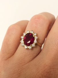18 K Gouden Entourage Ring Robijn / Briljantgeslepen Cubic Zirkonia