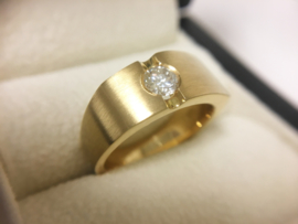 18 K Massief Gouden Heren Bandring 0.45 crt Briljantgeslepen Diamant H/VVS