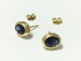 14 K Gouden Oorstekers Facetgeslepen Saffier