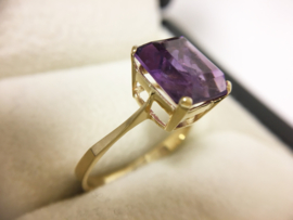 14 K Gouden Ring Emerald Geslepen Amethyst Kleurige Zirkonia