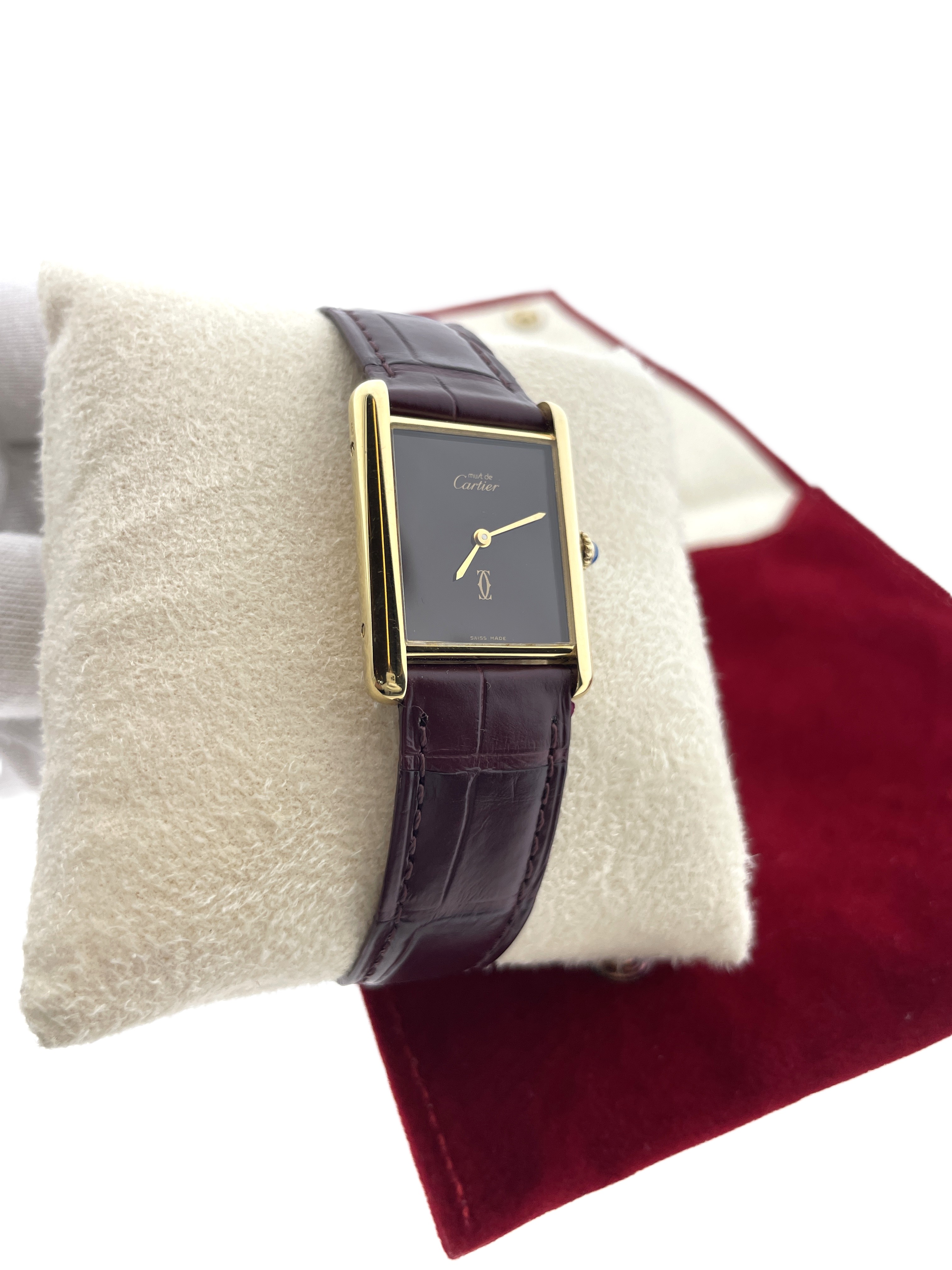 Les Must de Cartier Tank Large Burgundy Red Lacquer - Full Set Incl 'Life-Long' Cartier Garantie