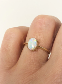 14 Karaat Gouden Ring Cabochon Geslepen Opaal