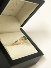 Antiek 14 K Gouden Ring 0.5 crt Cabochon Geslepen Smaragd / Diamant