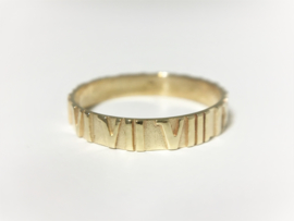 14 K Gouden Ring Romeinse Cijfers - 20 mm