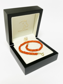 Antiek Bloedkoraal Armbandje Gouden Inlak Balletjes / Veerringslot - 17 cm