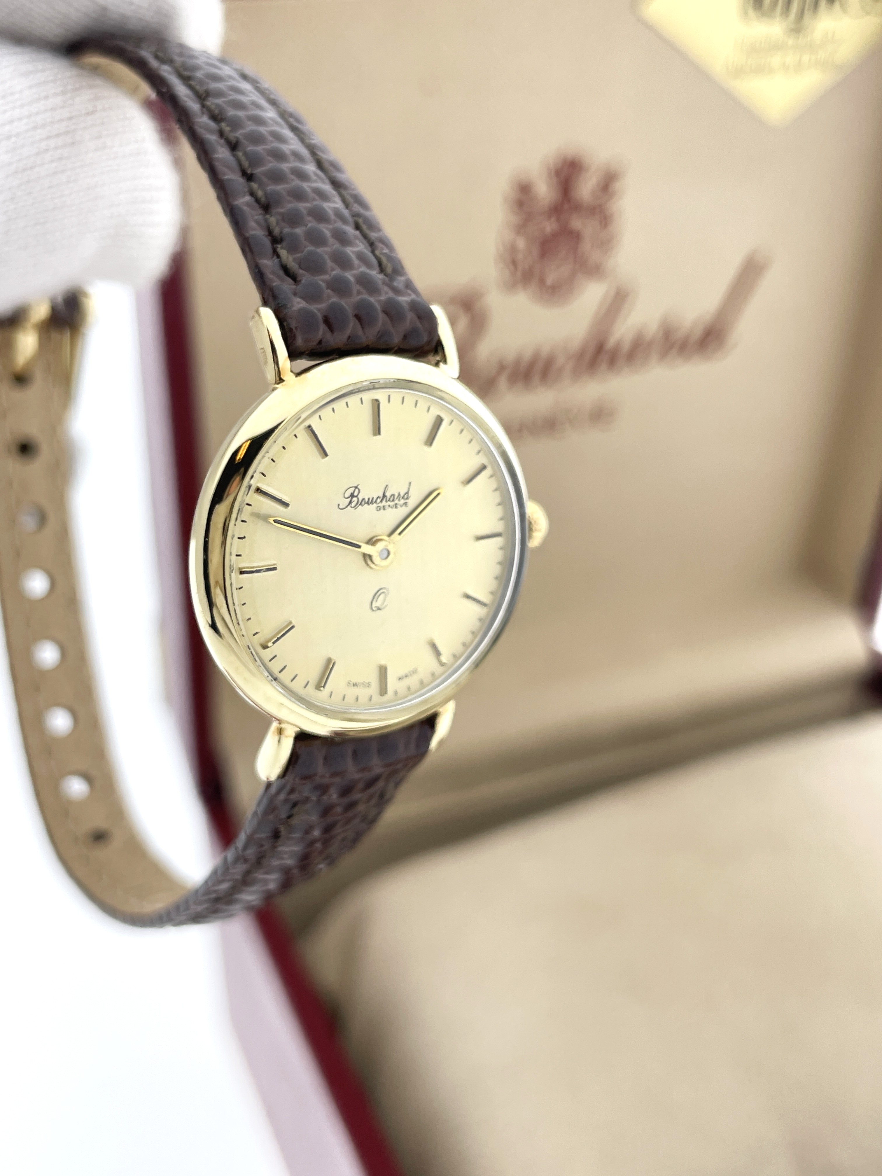 Bouchard Vintage 14 Karaat Gouden Dames Horloge in Bouchard Cassette