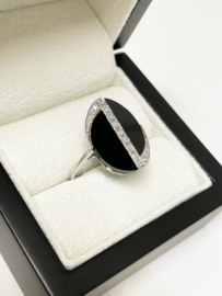 14 K Witgouden Markies Ring Onyx / Briljant Geslepen Diamant