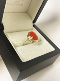 Vintage Gouden Art Deco Ring Ovaal Cabocon Geslepen Gelakt Bloedkoraal