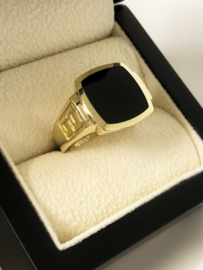 14 K Gouden Heren Zegelring Onyx / Meander Versace Motief - 8,95 g