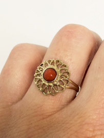 14 K Antiek Gouden Rozet Ring Cabochon Geslepen Bloed Koraal