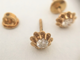 21,6 K Gouden Rozet Oorstekers 0.60 crt Briljantgeslepen Diamant