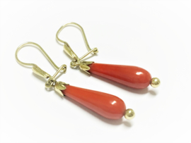 Antiek 14 K Gouden Oorhangers Bloedkoraal