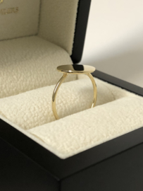 14 K Gouden Graveer Ring Rondje  - 1,2 cm