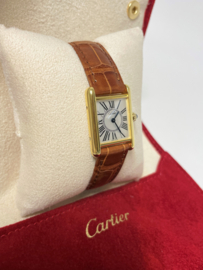 Must de Cartier Tank Midsize Quartz Oparan Dial Deployante - Full Set Incl. Cartier Garantie