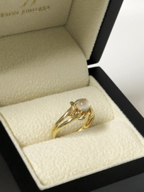 Antiek 18 K Gouden Ring Maansteen 0.01 crt Diamant