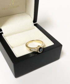 18 K Gouden Ring Ovaal Saffier / Briljantgeslepen Diamant