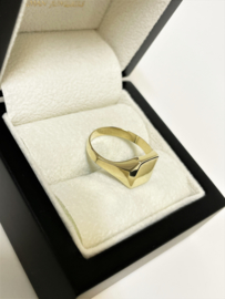 14 K Gouden Dames Zegelring Gecontourneerde Schouders - Mt 18,3