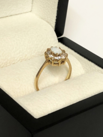 Antiek 14 K Gouden Ring Opaal / Geslepen Cubic Zirkonia