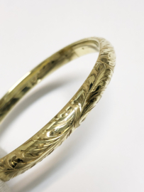 14 K Gouden Slaven Armband Floraal Gegraveerd - 29 g / 20 cm