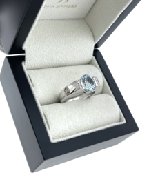 Al Coro 18 Karaat Witgouden Ring 2.2 Ct Ovaal Sky Blue Topaas/Diamant