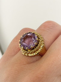 Grote 18 K Gouden Solitair Cocktail Ring ca 9 crt Briljant Geslepen Amethyst