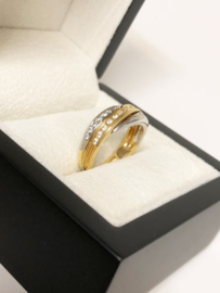 18 K Bicolor Gouden Bandring / Slag Ring 0.25 Briljant Geslepen Diamant